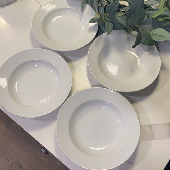 Williams Sonoma || Everyday Dinnerware Soup Pasta Bowl         8 7/8” - Set of 4 - Picture 5 of 8